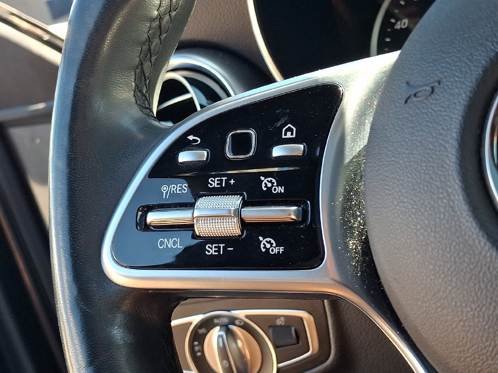 Used 2020 Mercedes-Benz GLC 300 4MATIC image 19