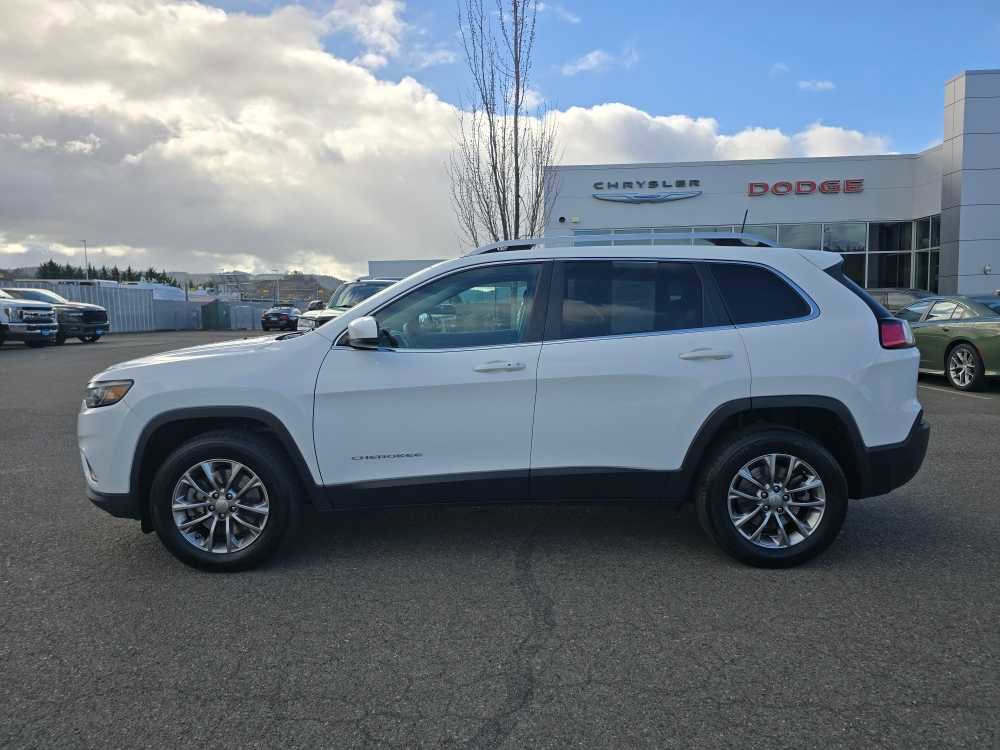 Used 2020 Jeep Cherokee Latitude Plus image 2