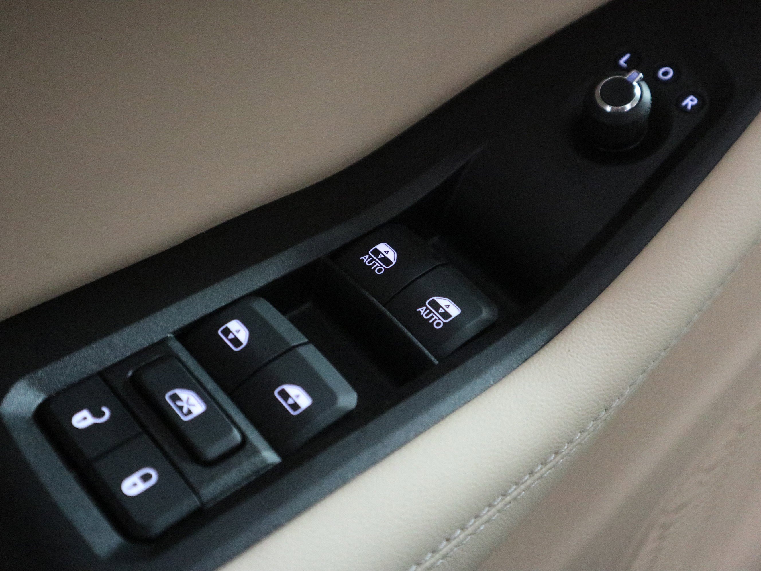 New 2025 Jeep Grand Cherokee Limited w/ Luxury Tech Group II image 33