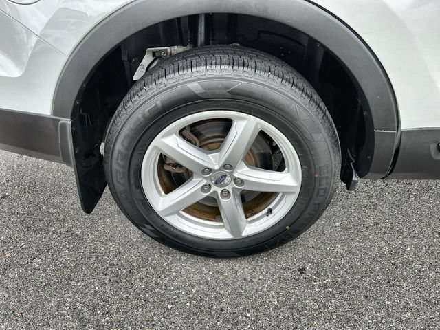 Used 2017 Ford Explorer XLT w/ Equipment Group 202A AWD/4WD image 20
