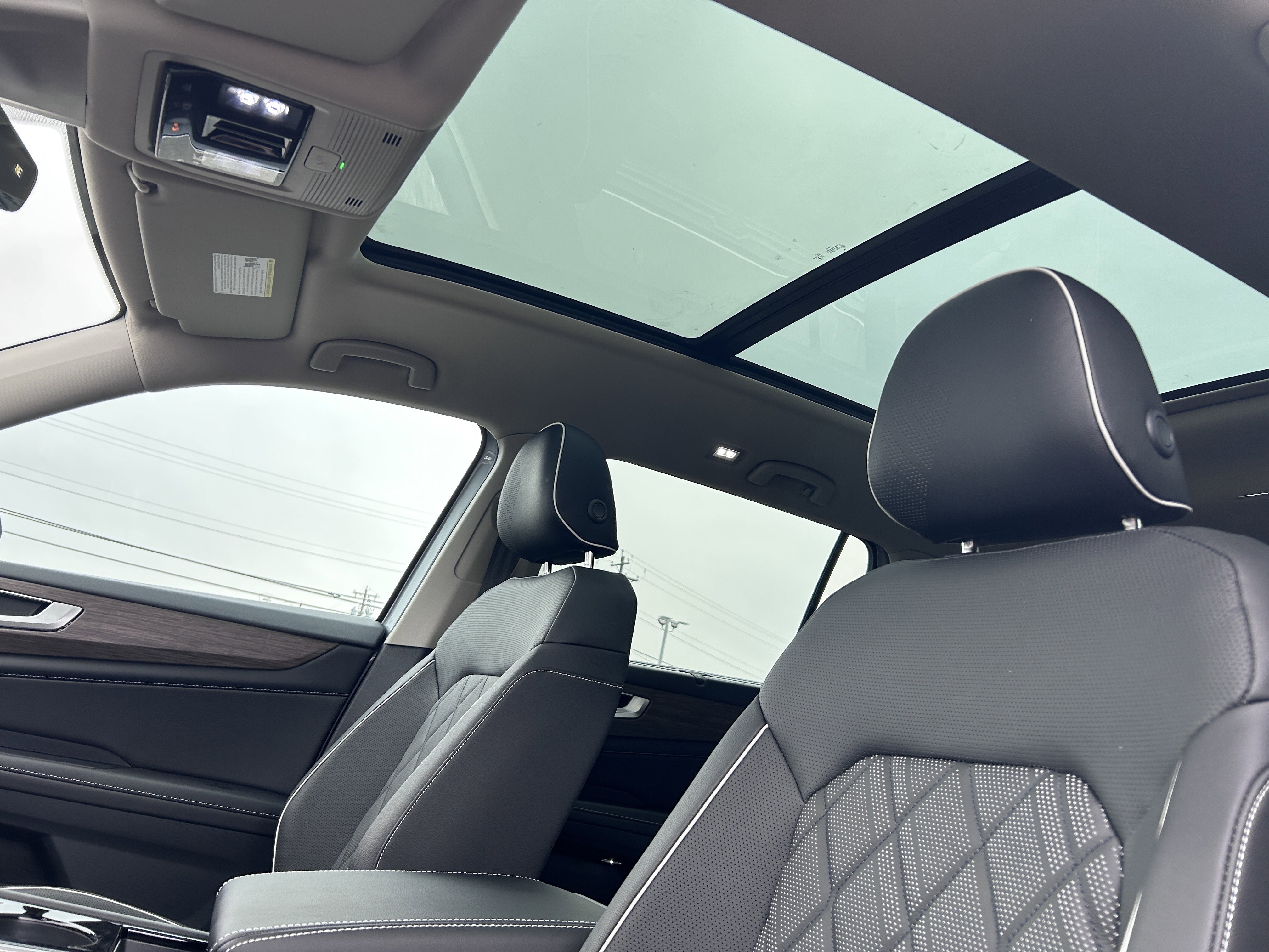 New 2026 Volkswagen Atlas SEL Premium R-Line image 24