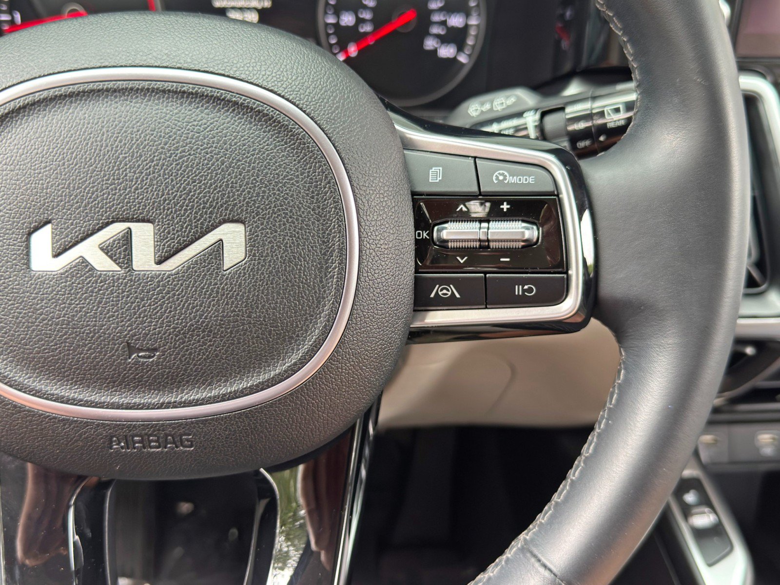 Used 2023 Kia Sorento S w/ Panoramic Sunroof Package FWD image 21
