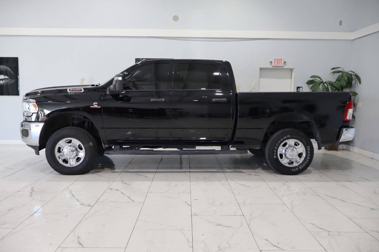 Used 2024 RAM 2500 Tradesman w/ Chrome Appearance Group AWD/4WD image 7