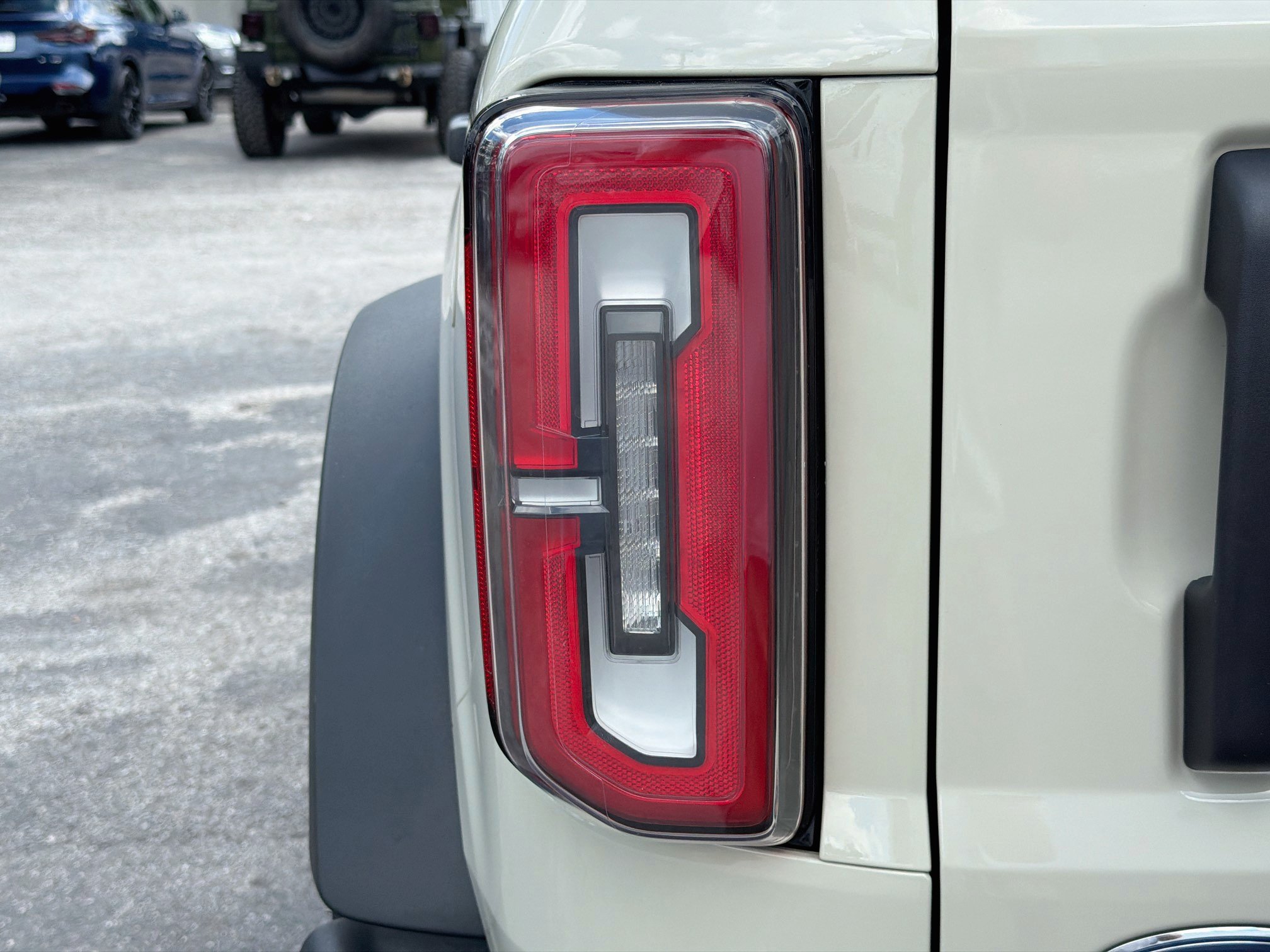 Used 2025 Ford Bronco Badlands AWD/4WD image 10