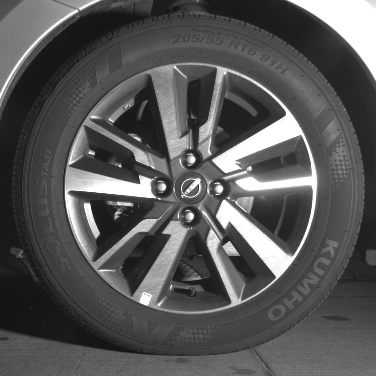 Used 2025 Nissan Versa SV FWD image 12