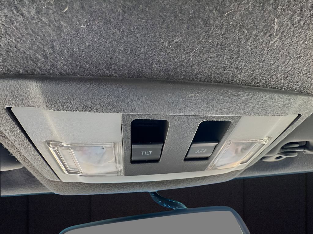 Used 2010 Ford Focus SES image 12