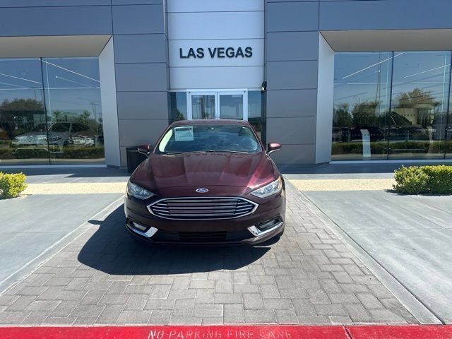 Used 2017 Ford Fusion SE w/ Equipment Group 201A FWD image 2