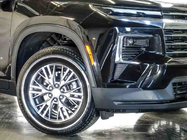 Used 2026 Chevrolet Traverse LT AWD/4WD image 4
