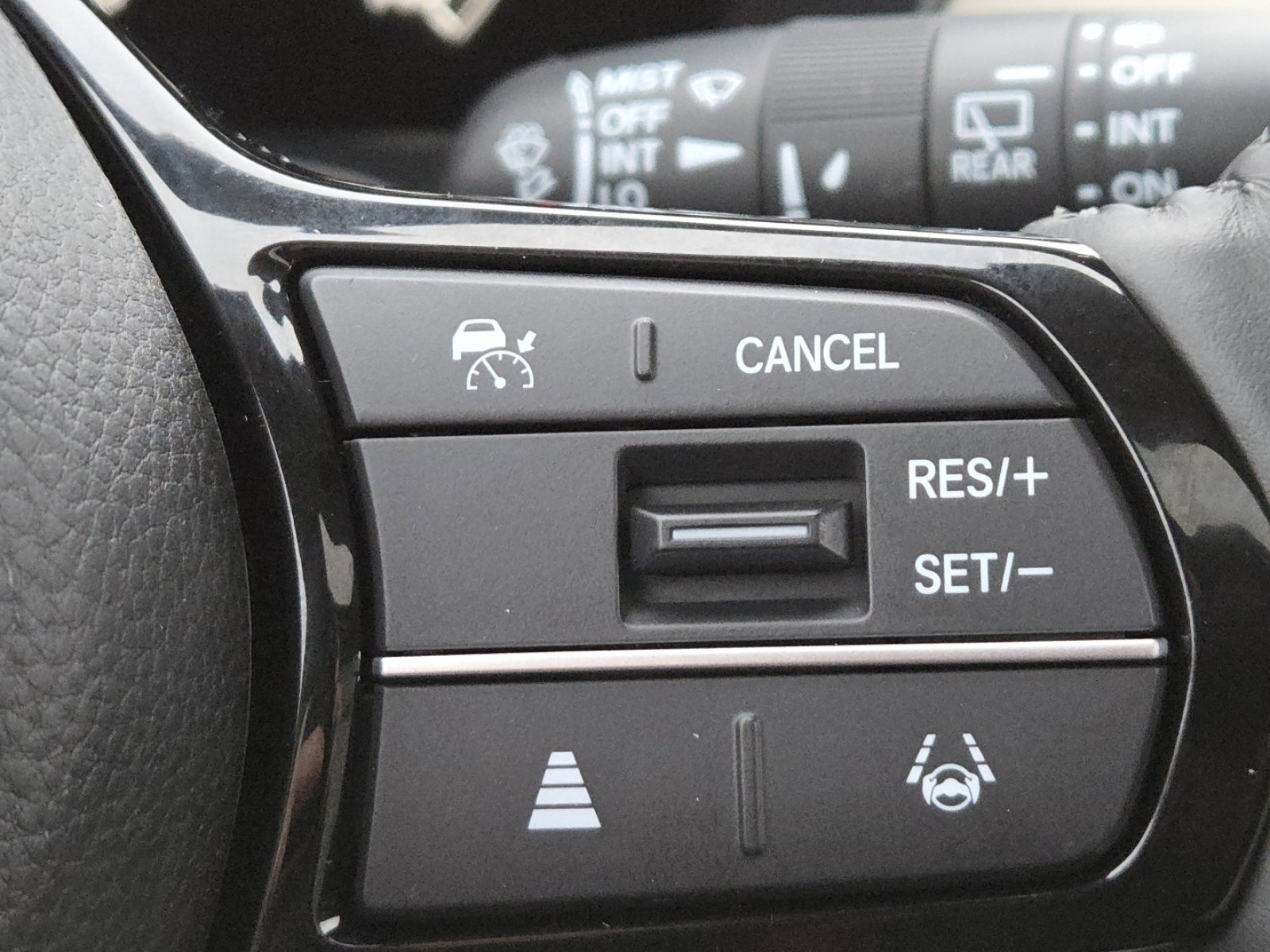 Used 2023 Honda HR-V EX-L image 6