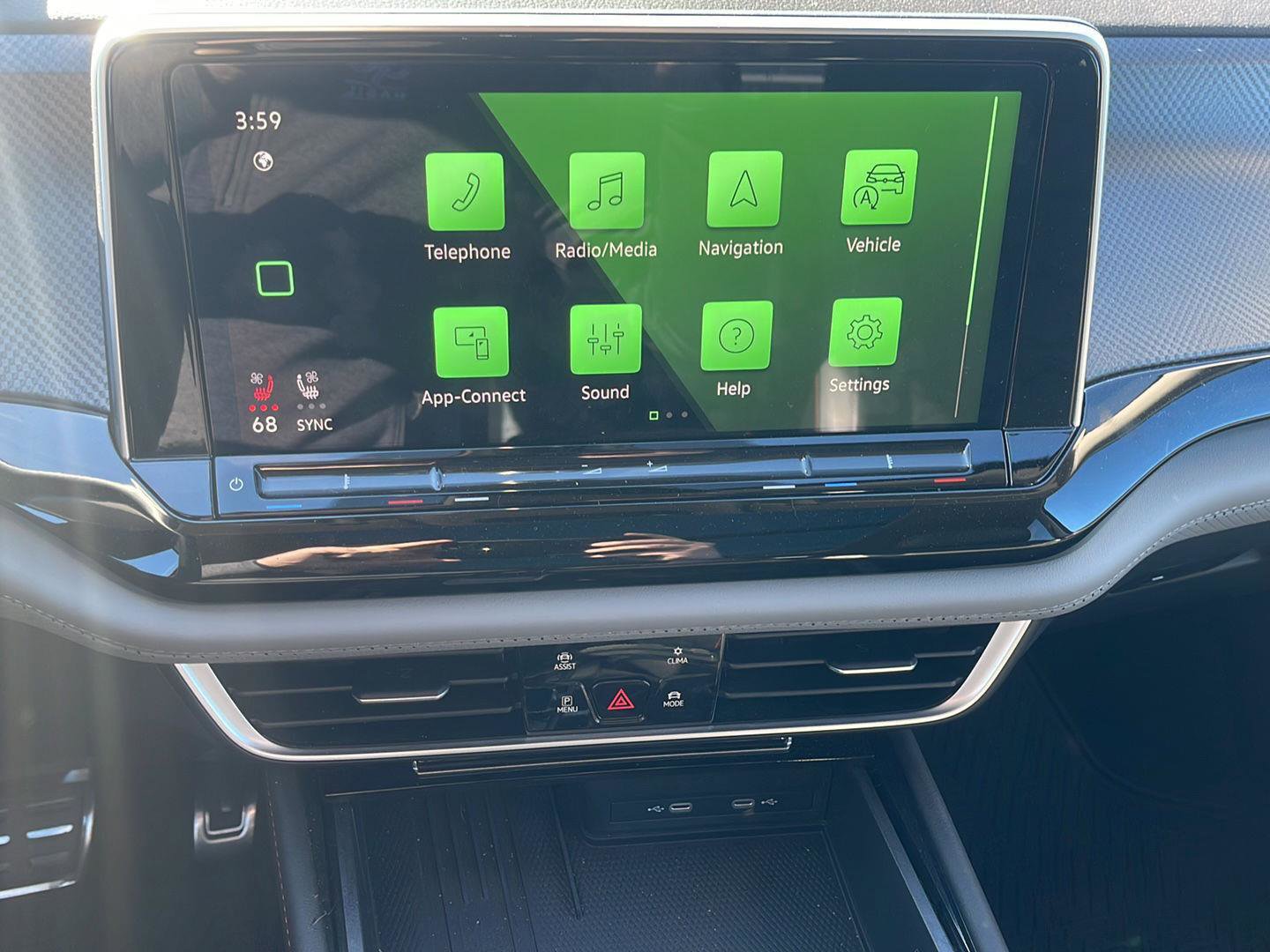 Used 2025 Volkswagen Atlas Peak Edition SE image 9