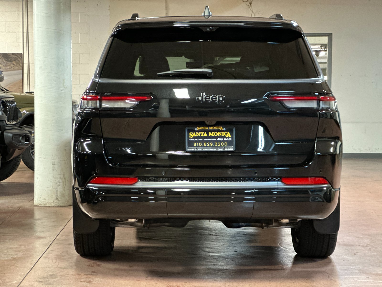 New 2026 Jeep Grand Cherokee L Limited AWD/4WD image 4