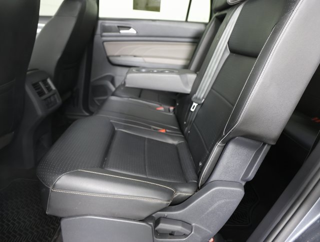 Used 2023 Volkswagen Atlas SEL R-Line image 10