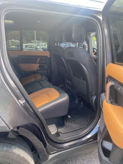 Used 2022 Land Rover Defender 110 X AWD/4WD image 11