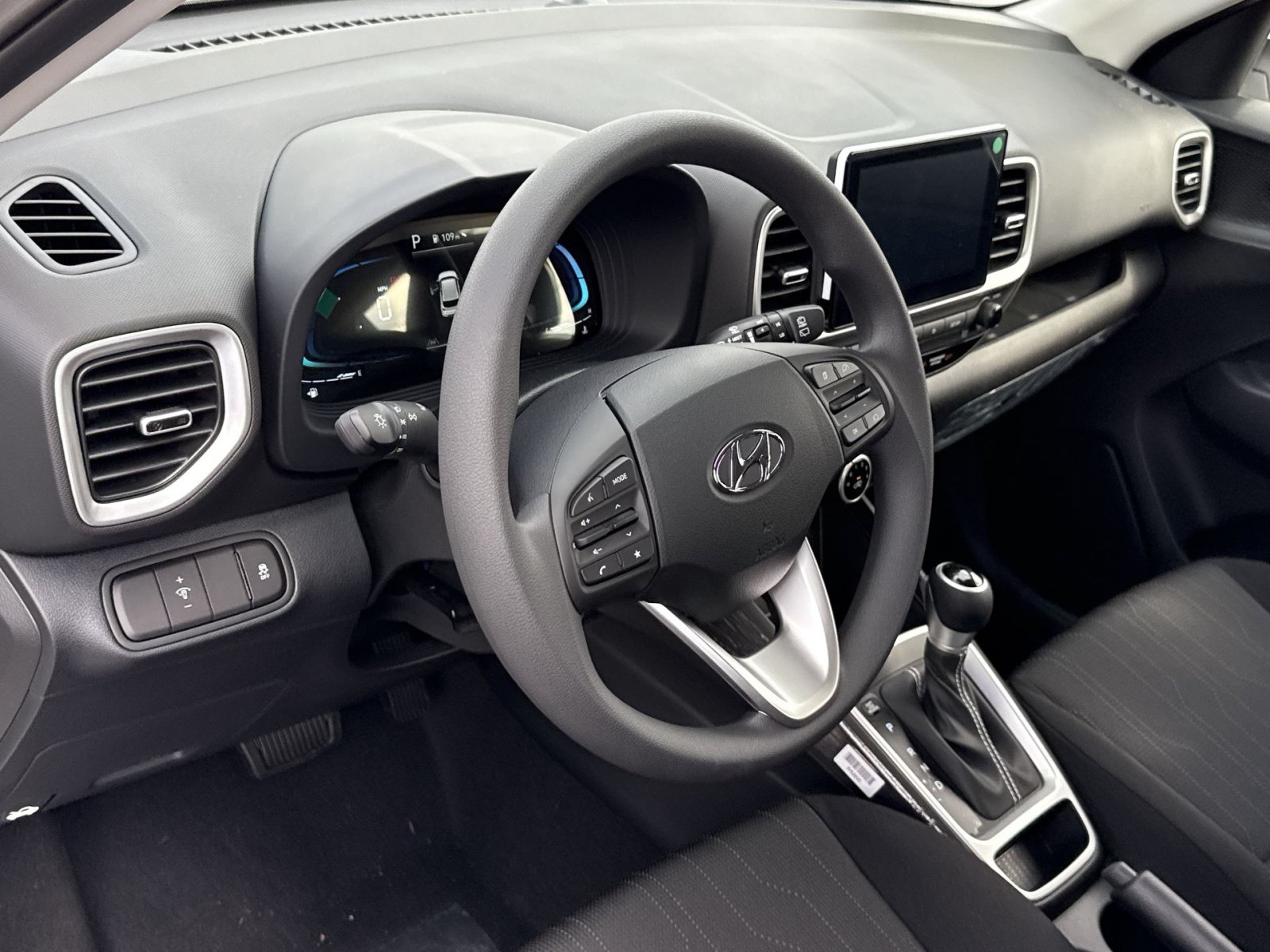 New 2026 Hyundai Venue SE FWD image 16