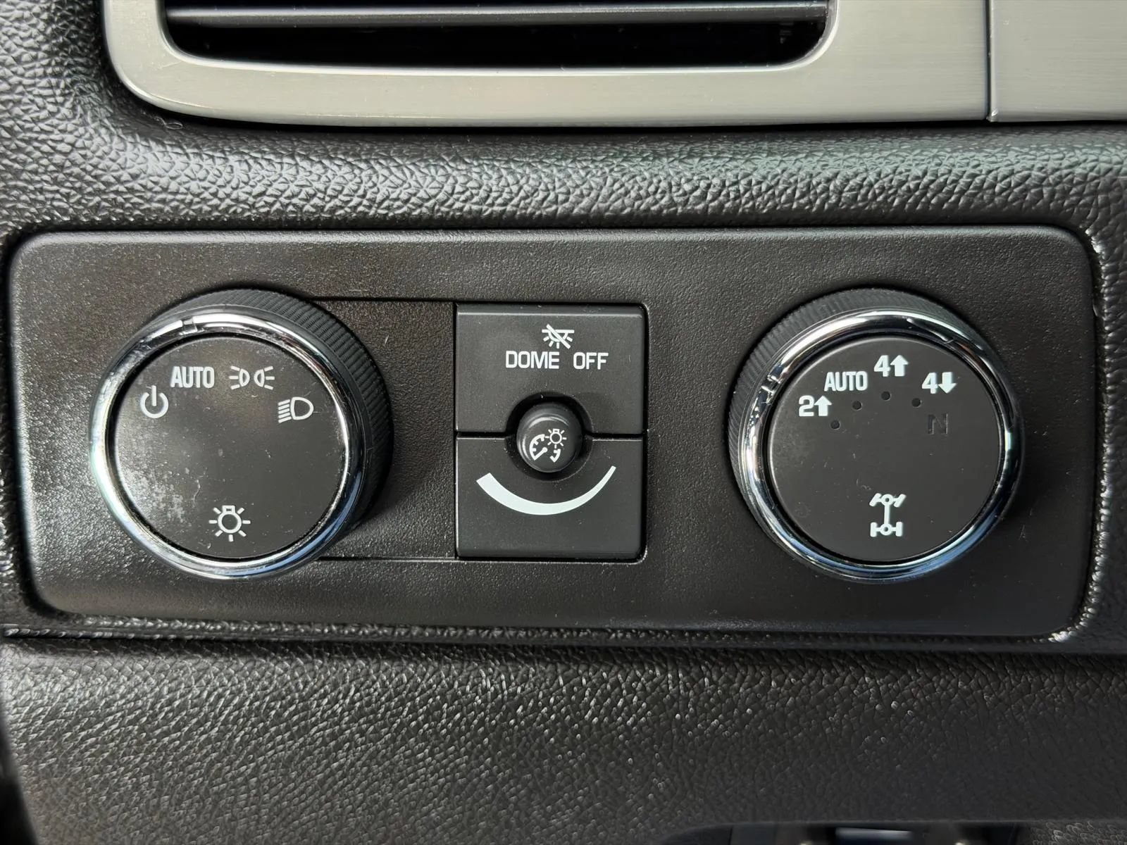 Used 2012 Chevrolet Avalanche LS AWD/4WD image 26