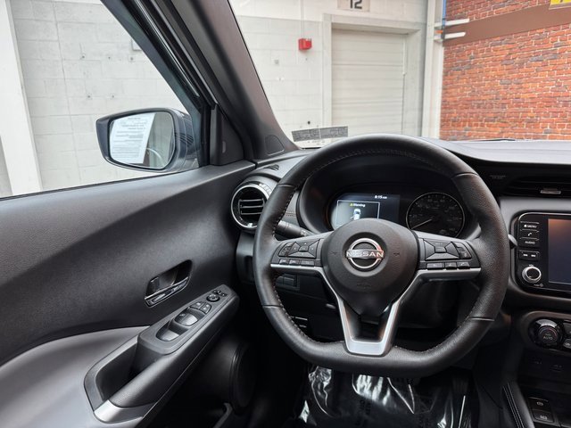 Used 2023 Nissan Kicks SR w/ SR Premium Package image 13
