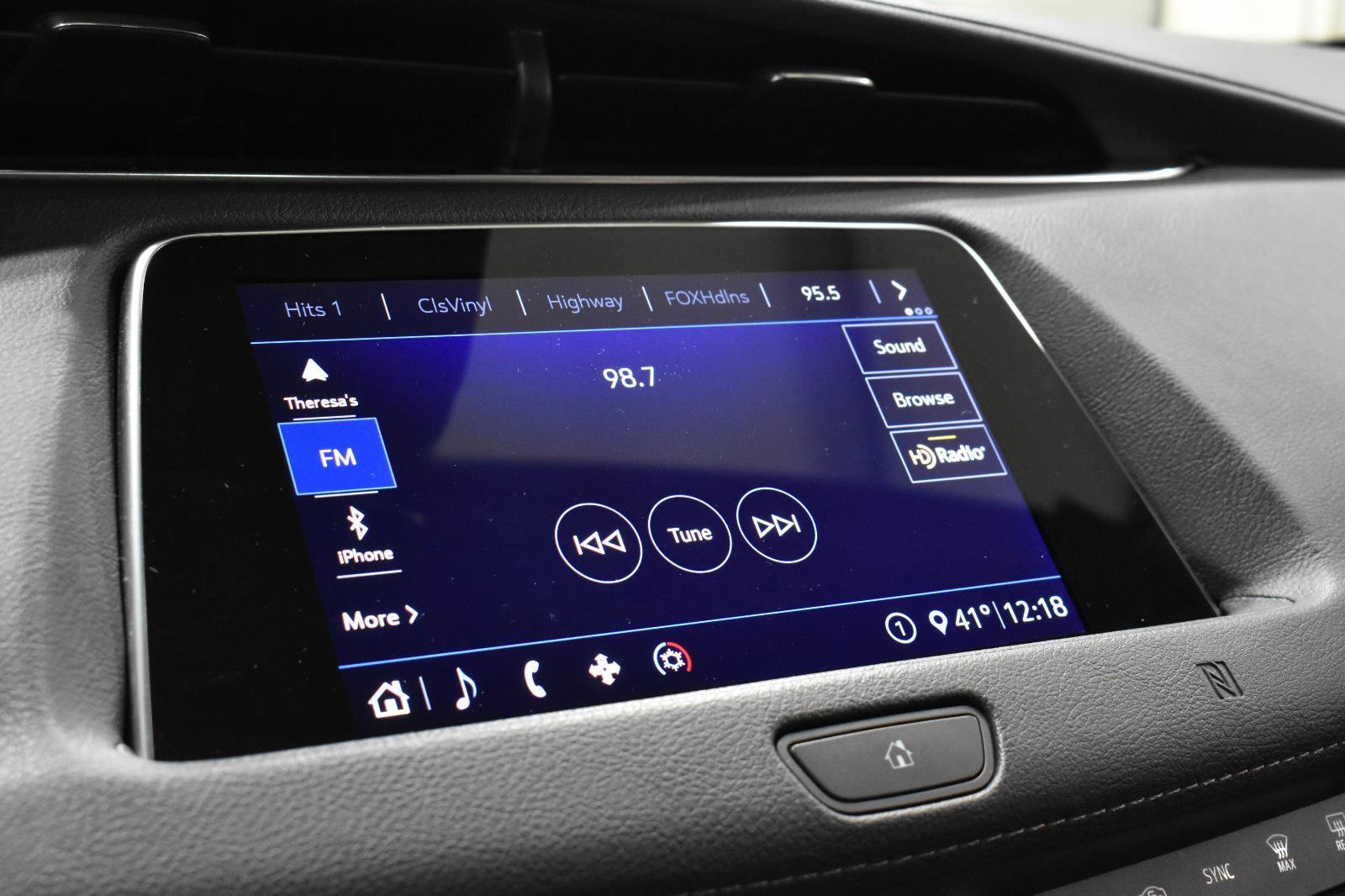 Used 2020 Cadillac XT4 Premium Luxury image 14