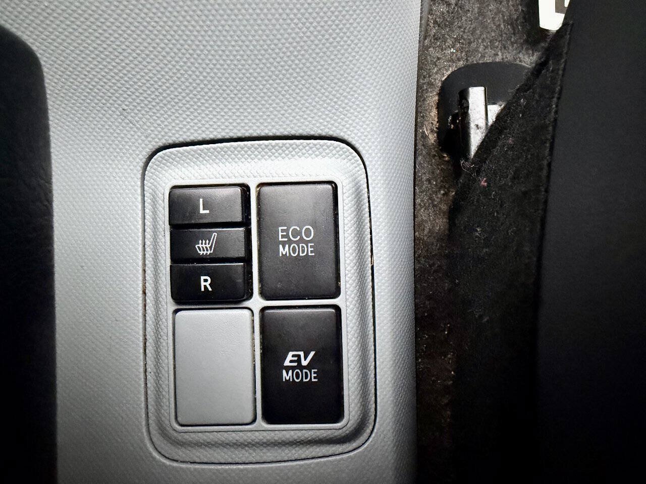 Used 2014 Toyota Prius C Four FWD image 47