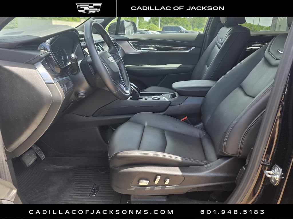 Certified 2024 Cadillac XT6 Premium Luxury w/ LPO, Floor Liner Package AWD/4WD image 18