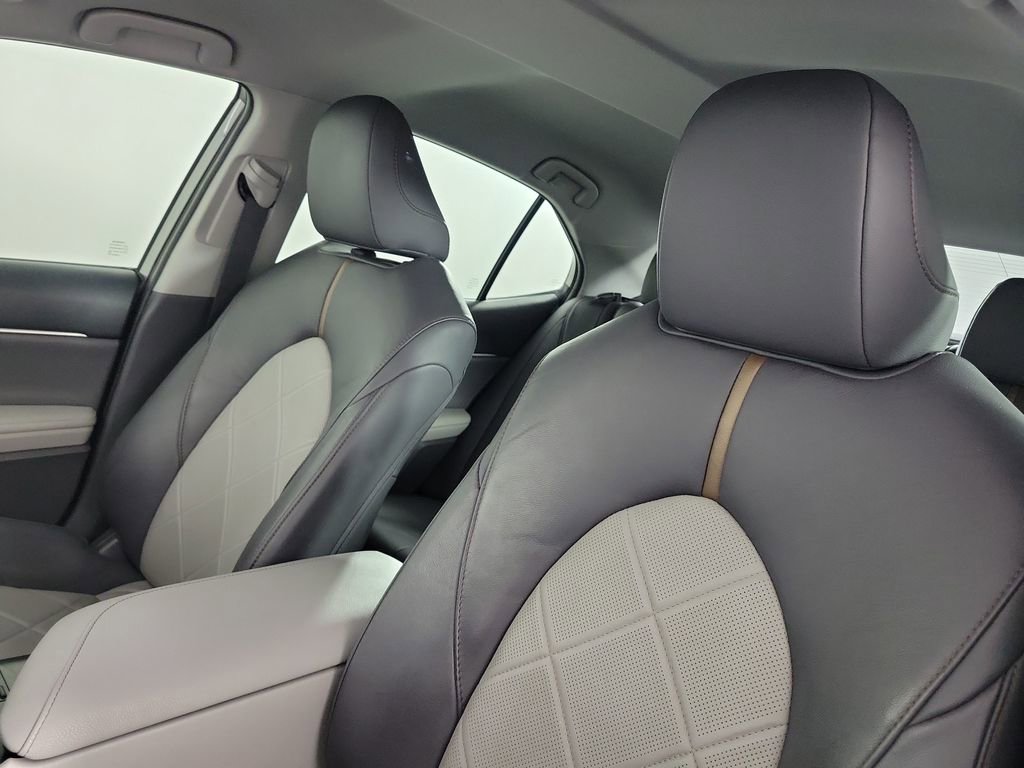 Certified 2019 Toyota Camry XLE FWD image 21