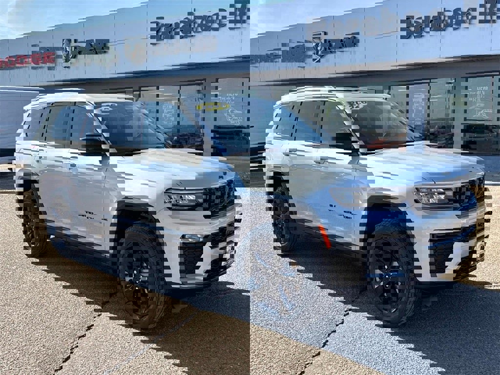 New 2026 Jeep Grand Cherokee L Limited w/ Limited Altitude Package