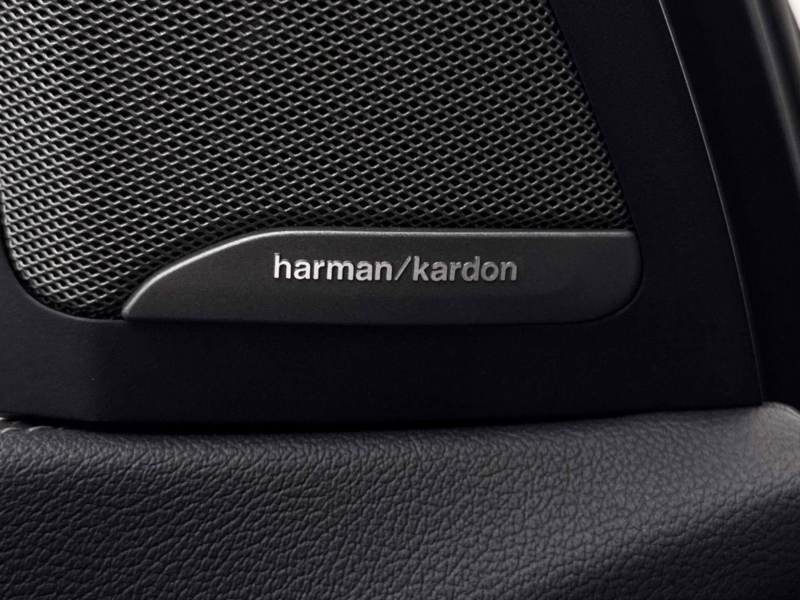 Used 2021 BMW X5 M50i image 7