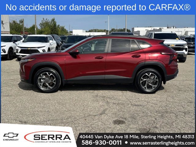 Used 2025 Chevrolet Trax LT w/ Driver Confidence Package FWD image 2