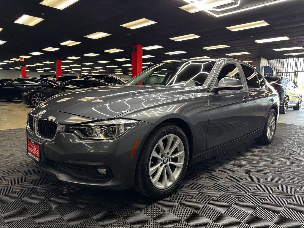 Used 2018 BMW 320i xDrive Sedan image 7