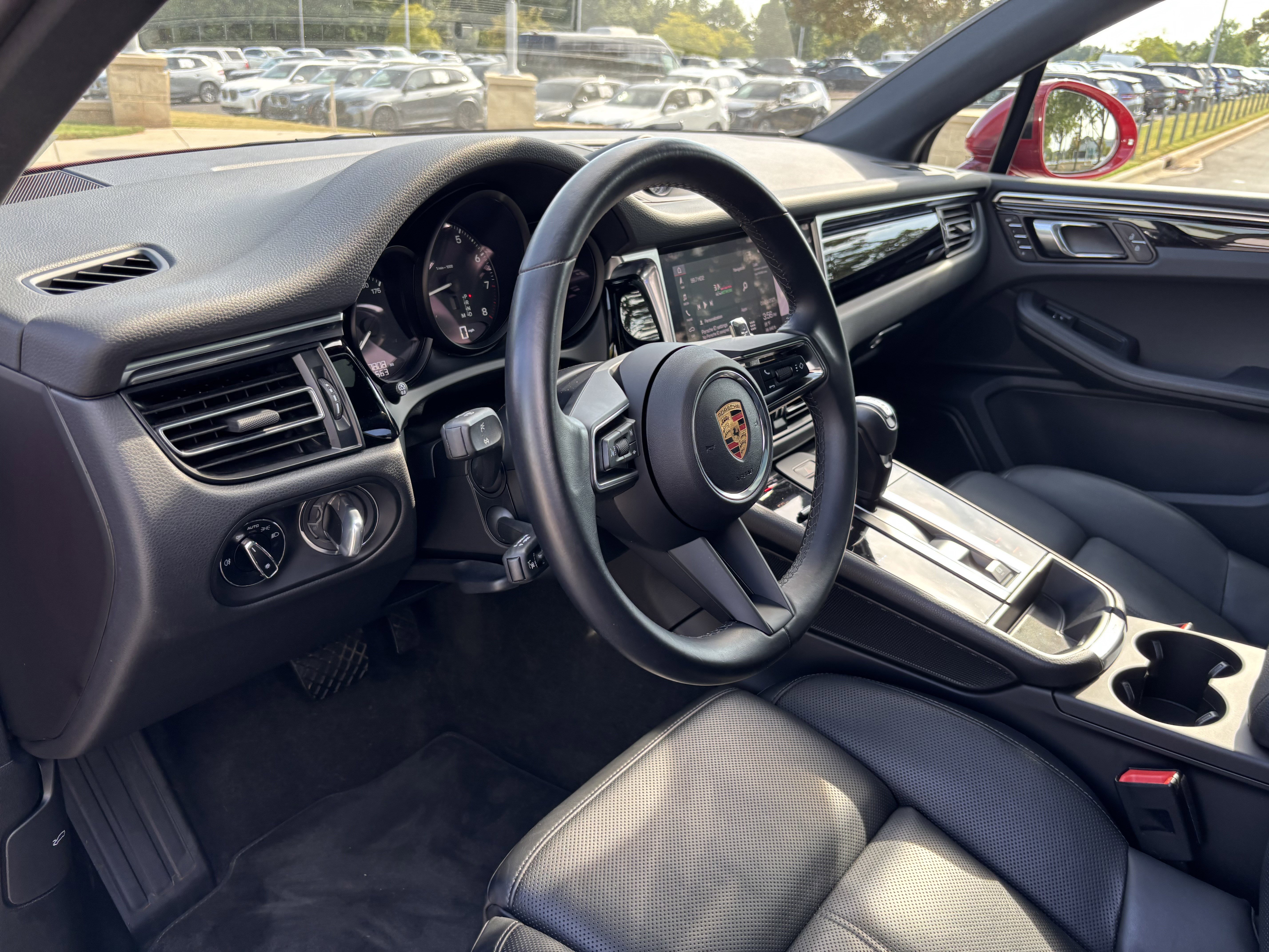 Used 2024 Porsche Macan image 15