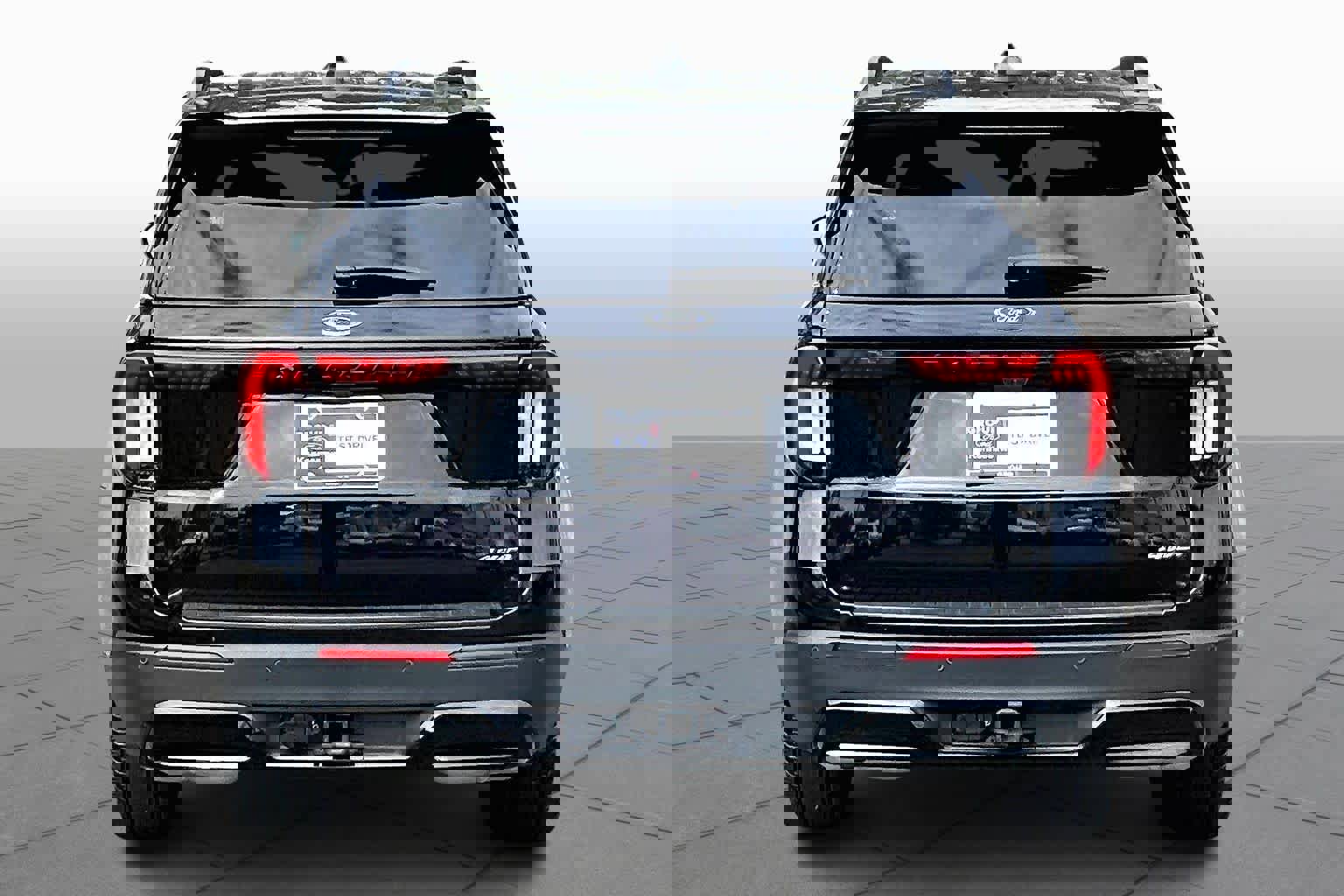 Certified 2025 Ford Explorer ST-Line w/ ST-Line Street Pack image 5