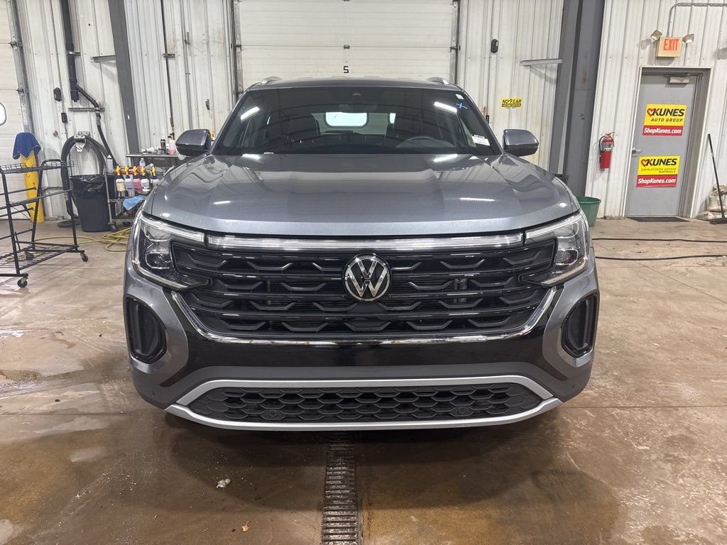 Used 2025 Volkswagen Atlas Cross Sport SE AWD/4WD image 5