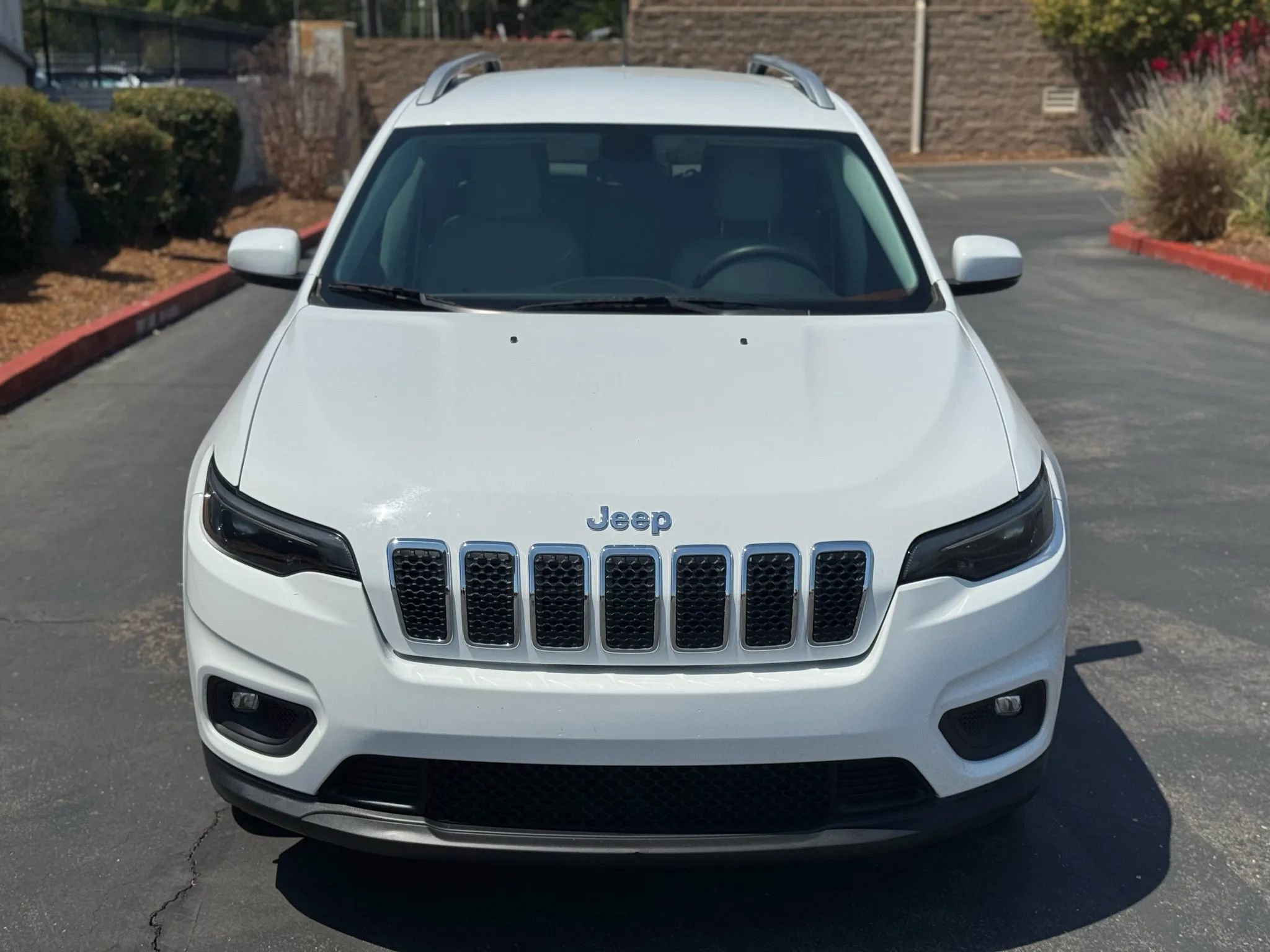Used 2020 Jeep Cherokee Latitude Plus w/ Comfort/Convenience Group image 9