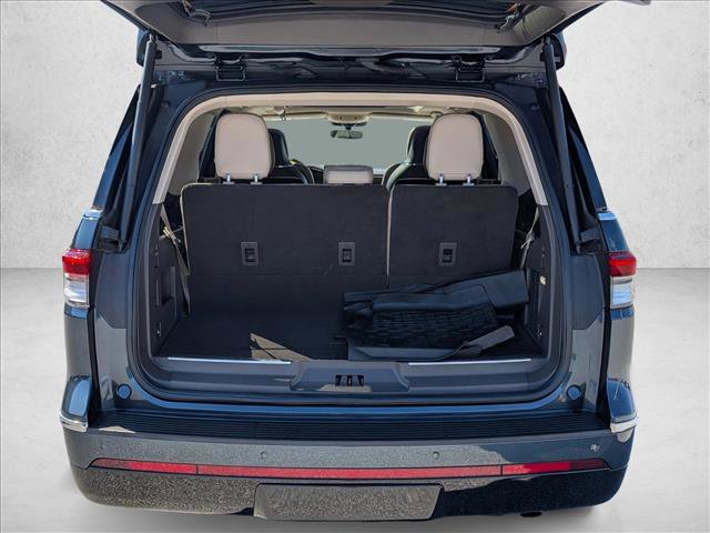 Used 2024 Lincoln Navigator Reserve image 6