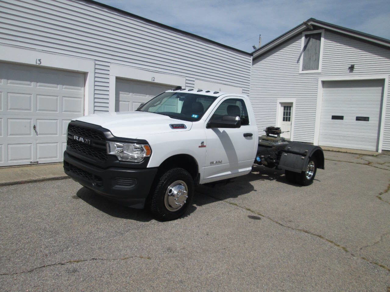 Used 2022 RAM 3500 Tradesman image 2