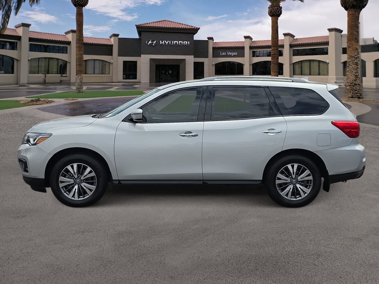 Used 2020 Nissan Pathfinder SV FWD image 5