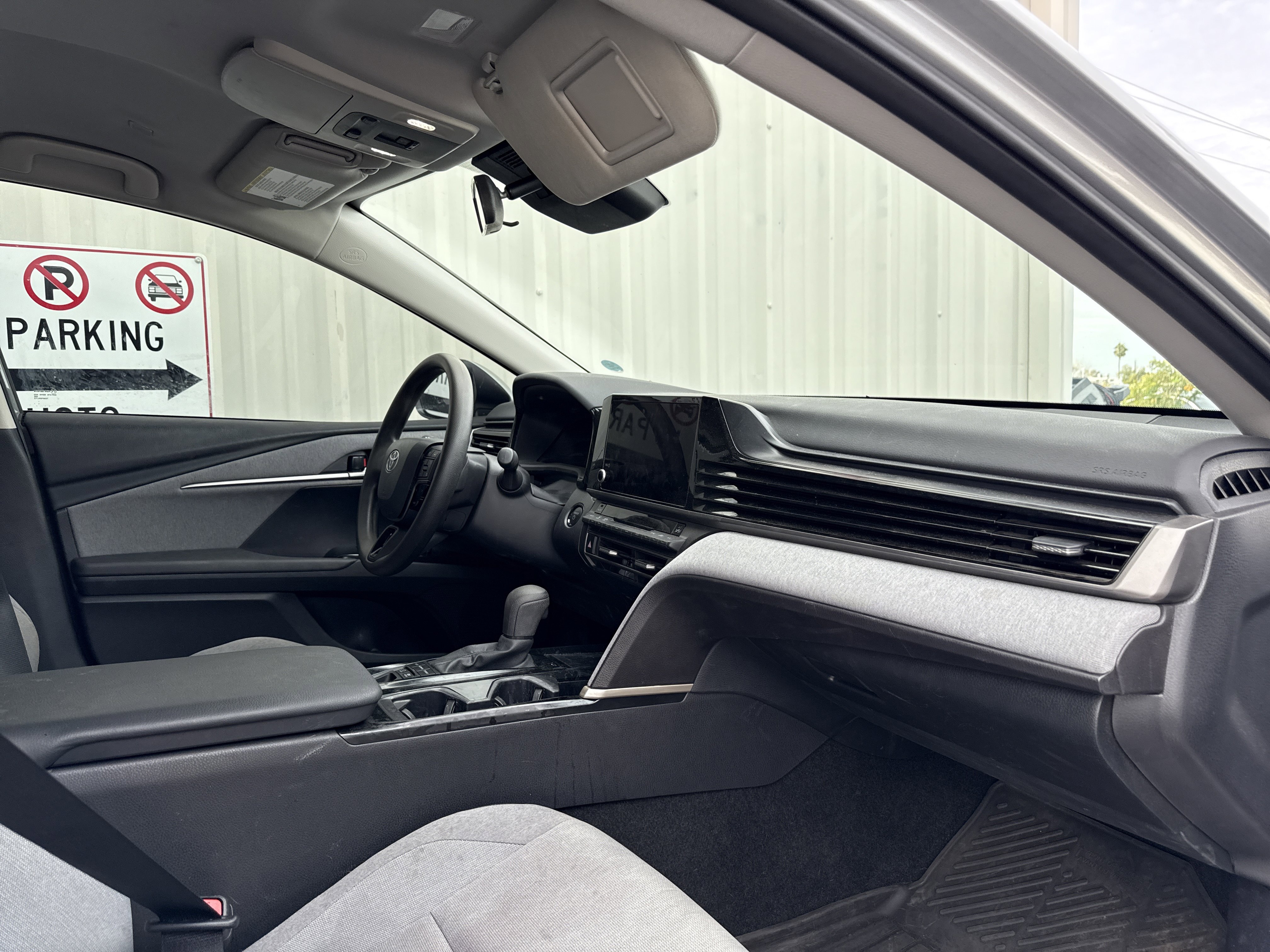 Used 2025 Toyota Camry LE image 32