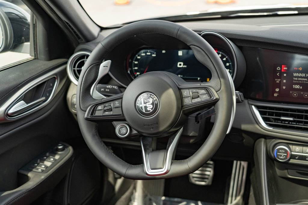 New 2025 Alfa Romeo Giulia w/ Veloce Package Rwd image 22
