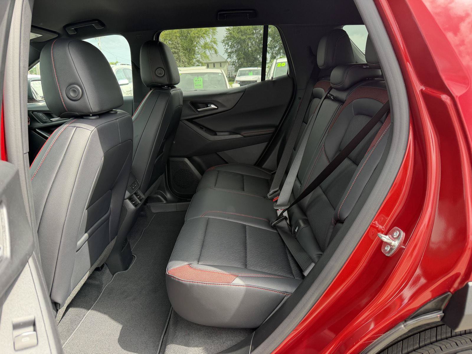 New 2027 Chevrolet Equinox RS w/ Convenience Package III AWD/4WD image 24