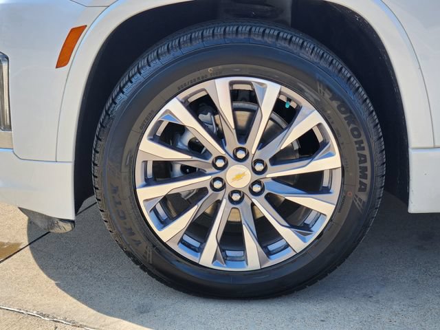 Used 2023 Chevrolet Traverse Premier FWD image 17