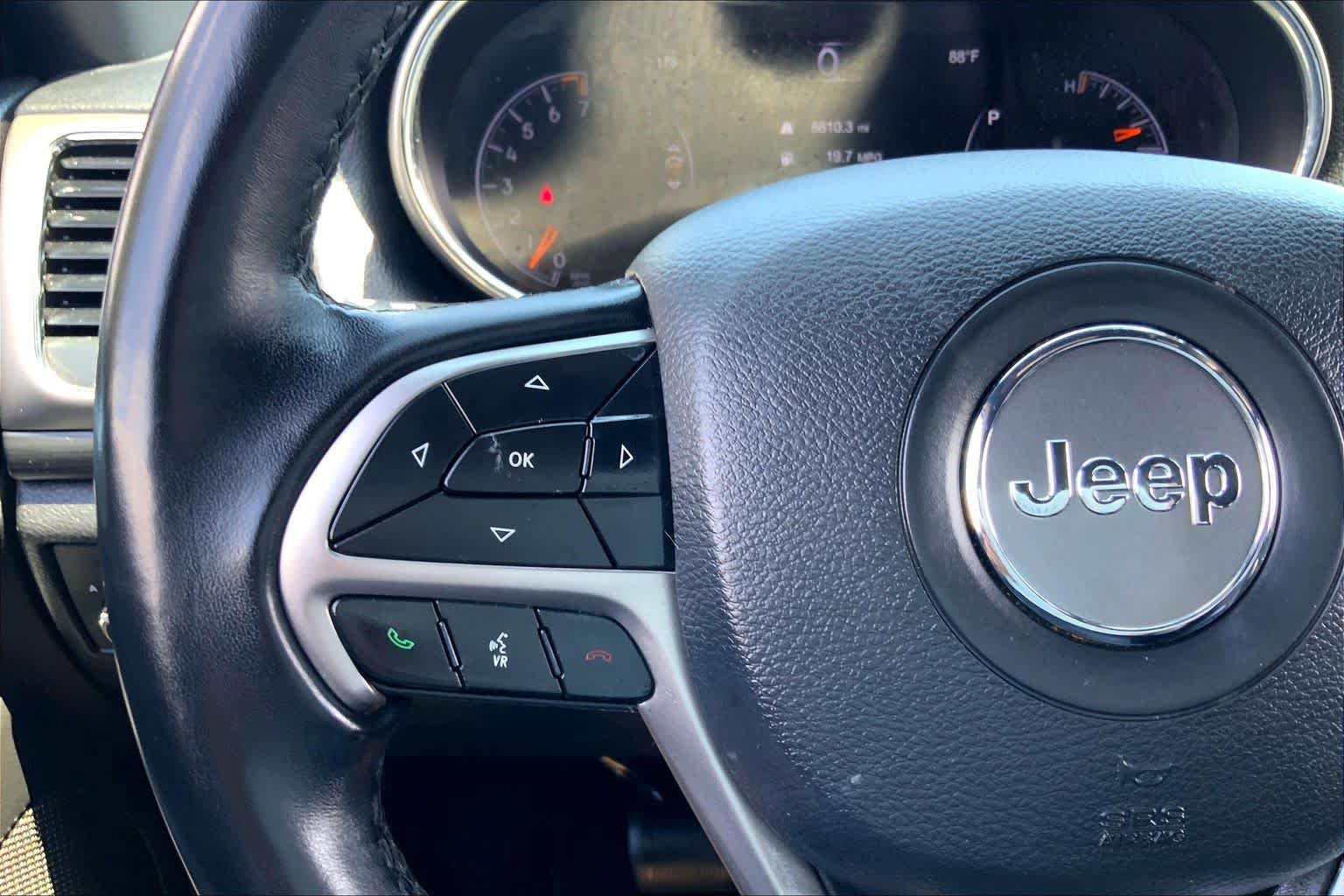 Used 2021 Jeep Grand Cherokee Laredo RWD image 24