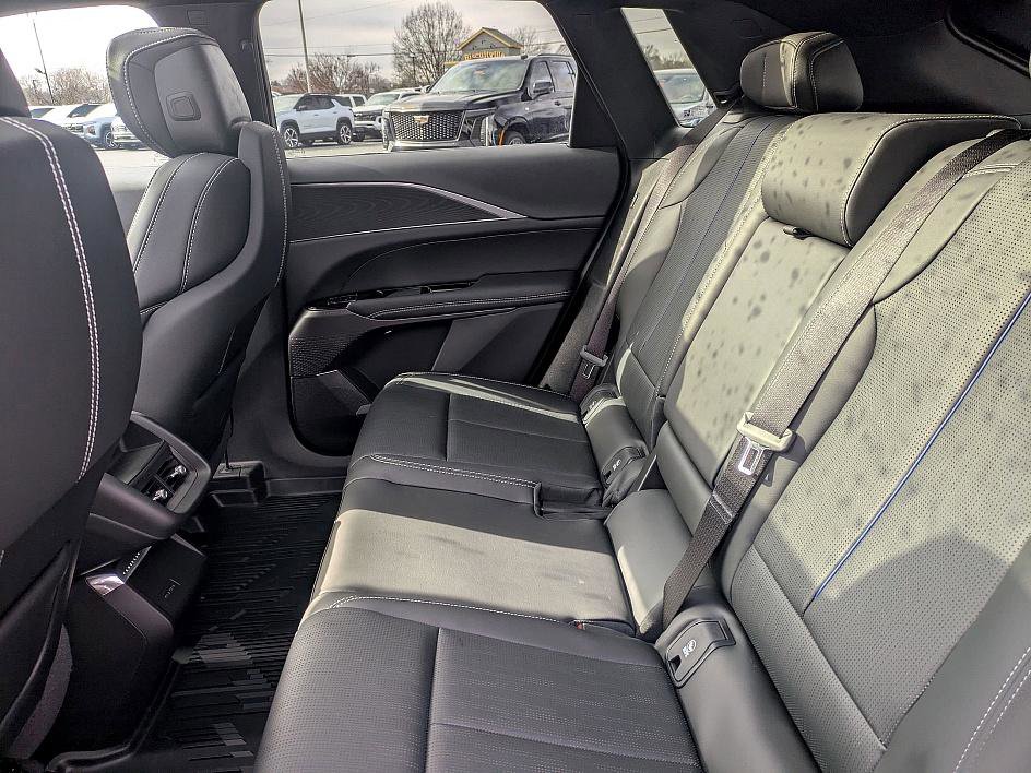 Certified 2025 Cadillac Lyriq Luxury image 21