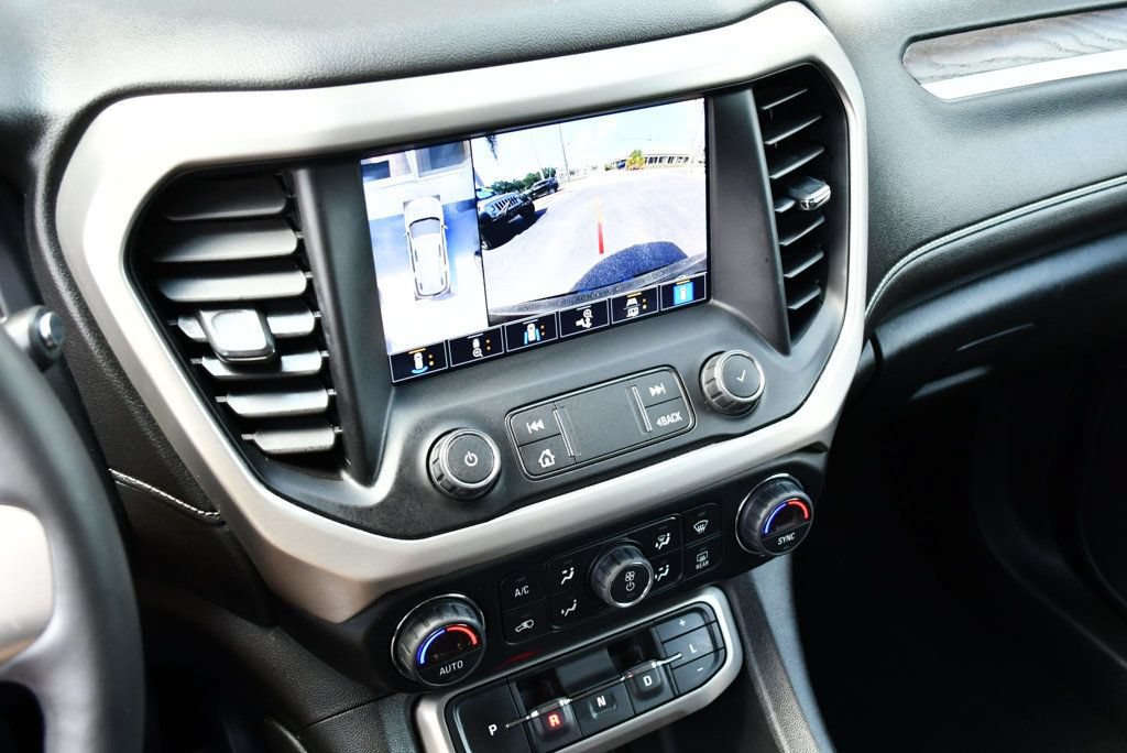Used 2021 GMC Acadia Denali w/ Denali Technology Package FWD image 53