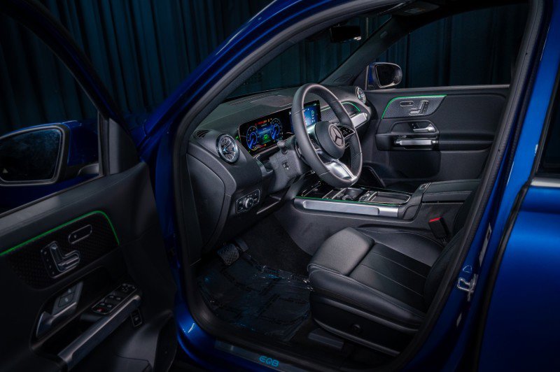 New 2025 Mercedes-Benz EQB 300 4MATIC image 10