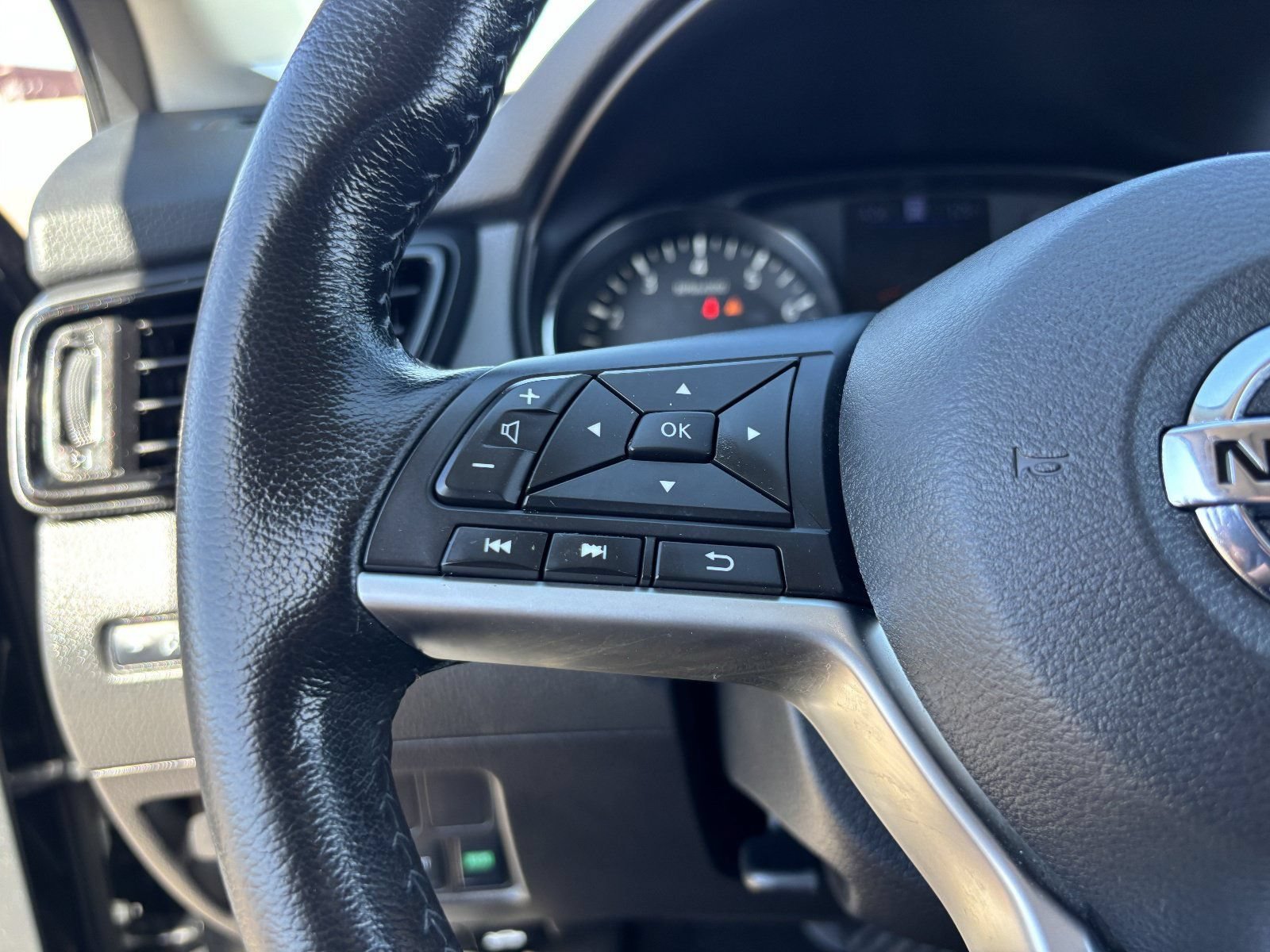 Certified 2021 Nissan Rogue Sport SL w/ Premium Package FWD image 27