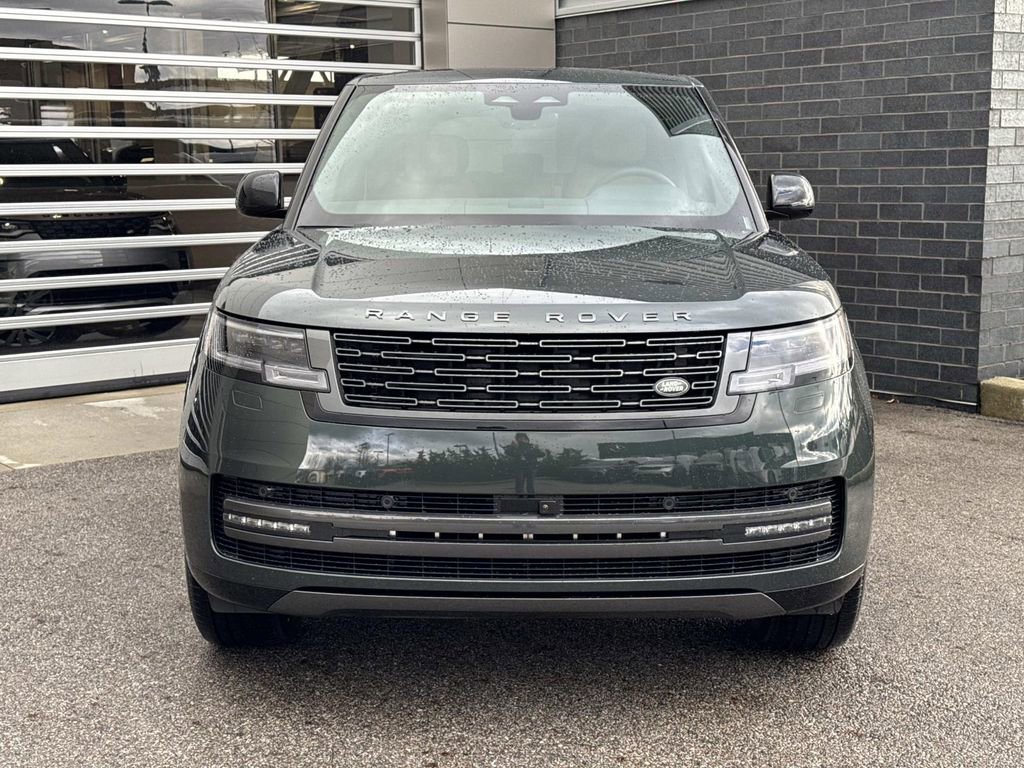 New 2025 Land Rover Range Rover SE AWD/4WD image 2