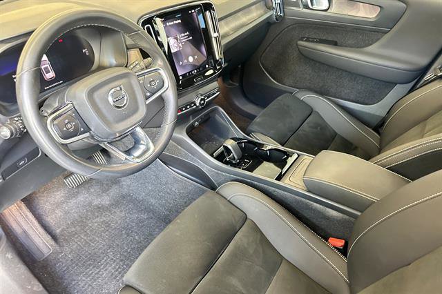 Certified 2024 Volvo XC40 Recharge Ultimate w/ Protection Package Premier image 9
