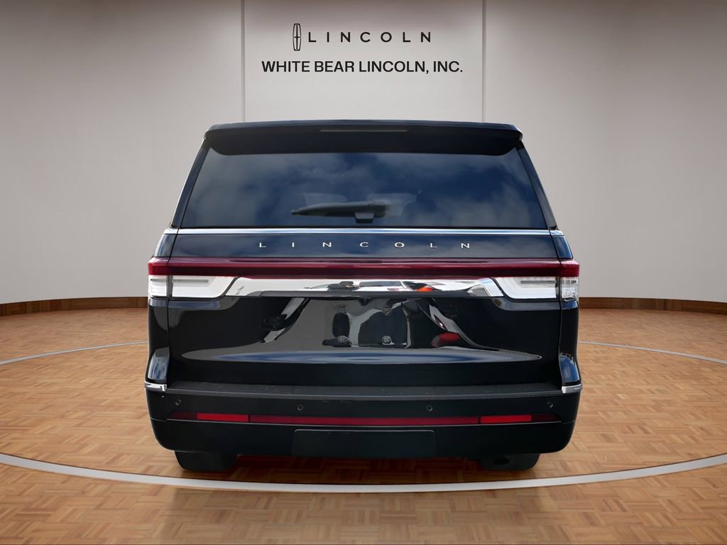 Used 2024 Lincoln Navigator Reserve AWD/4WD image 6