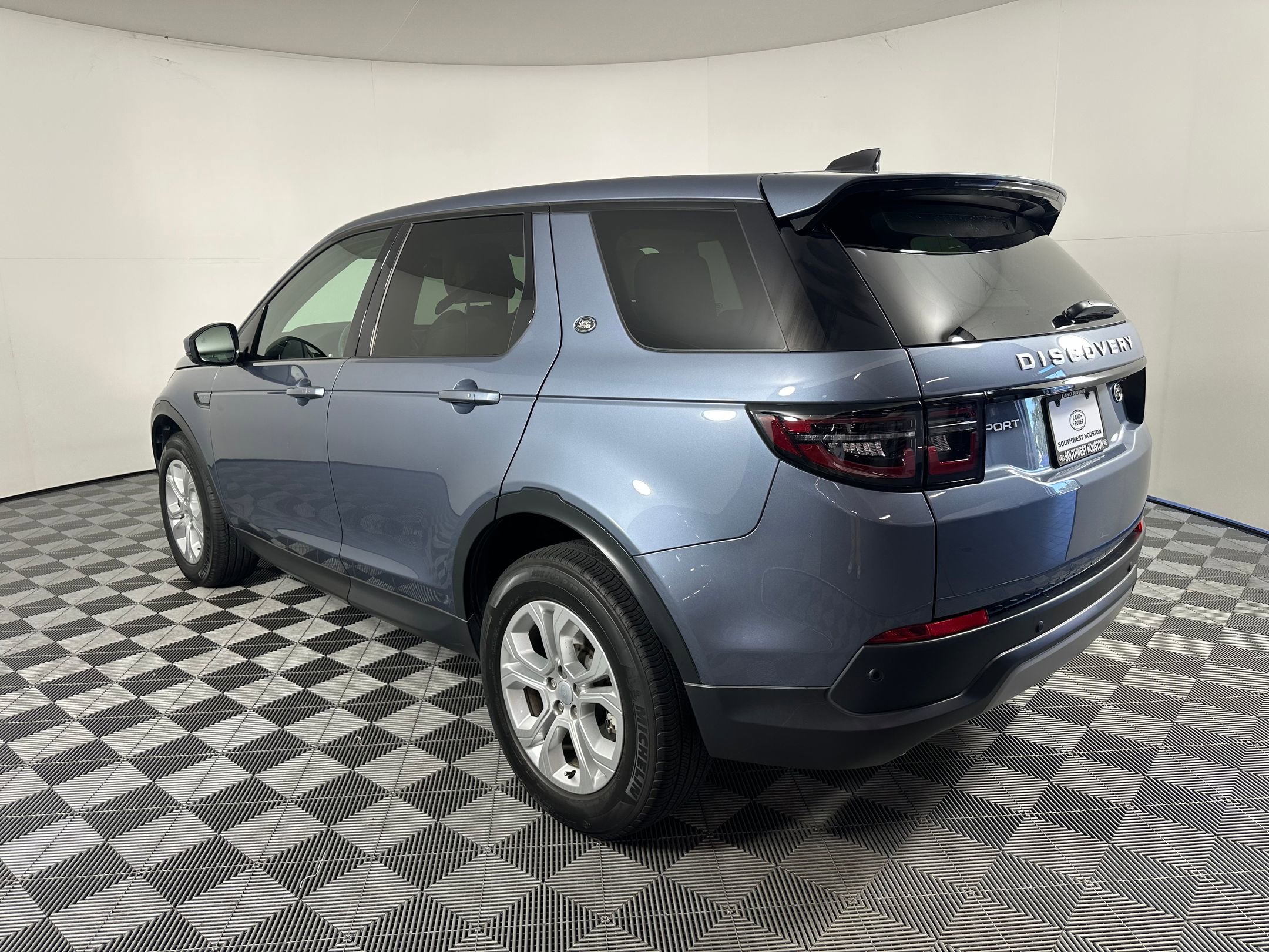 Used 2023 Land Rover Discovery Sport S image 2