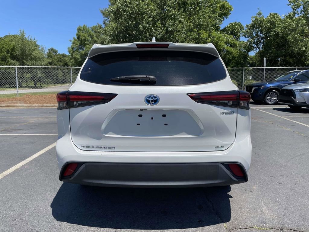 Used 2024 Toyota Highlander XLE AWD/4WD image 24