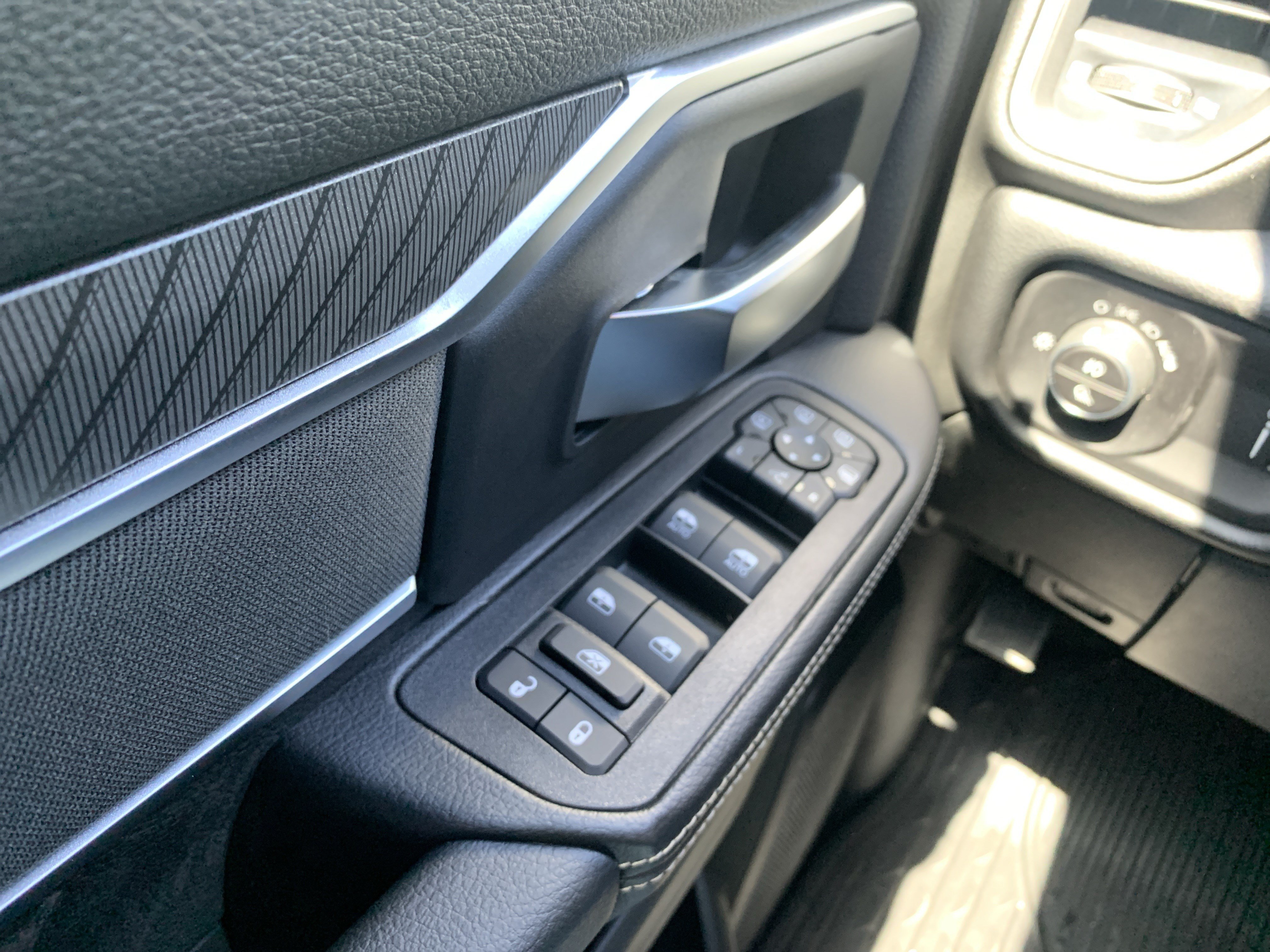 New 2026 RAM 3500 Big Horn AWD/4WD image 13